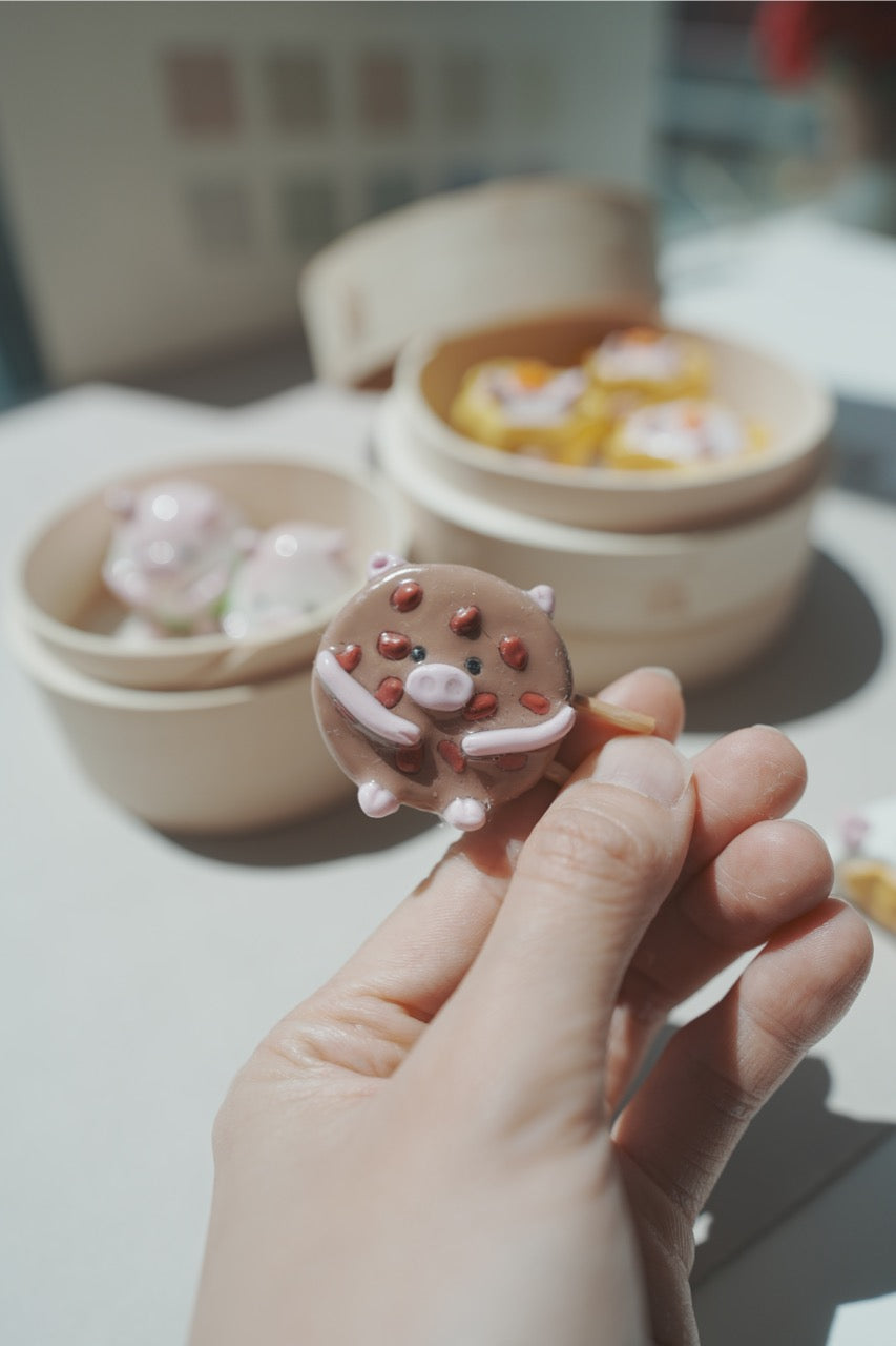 Put Chait Ko Oink Oink Desk Friend