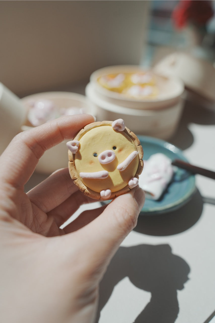 Egg Tart Oink Oink Desk Friend